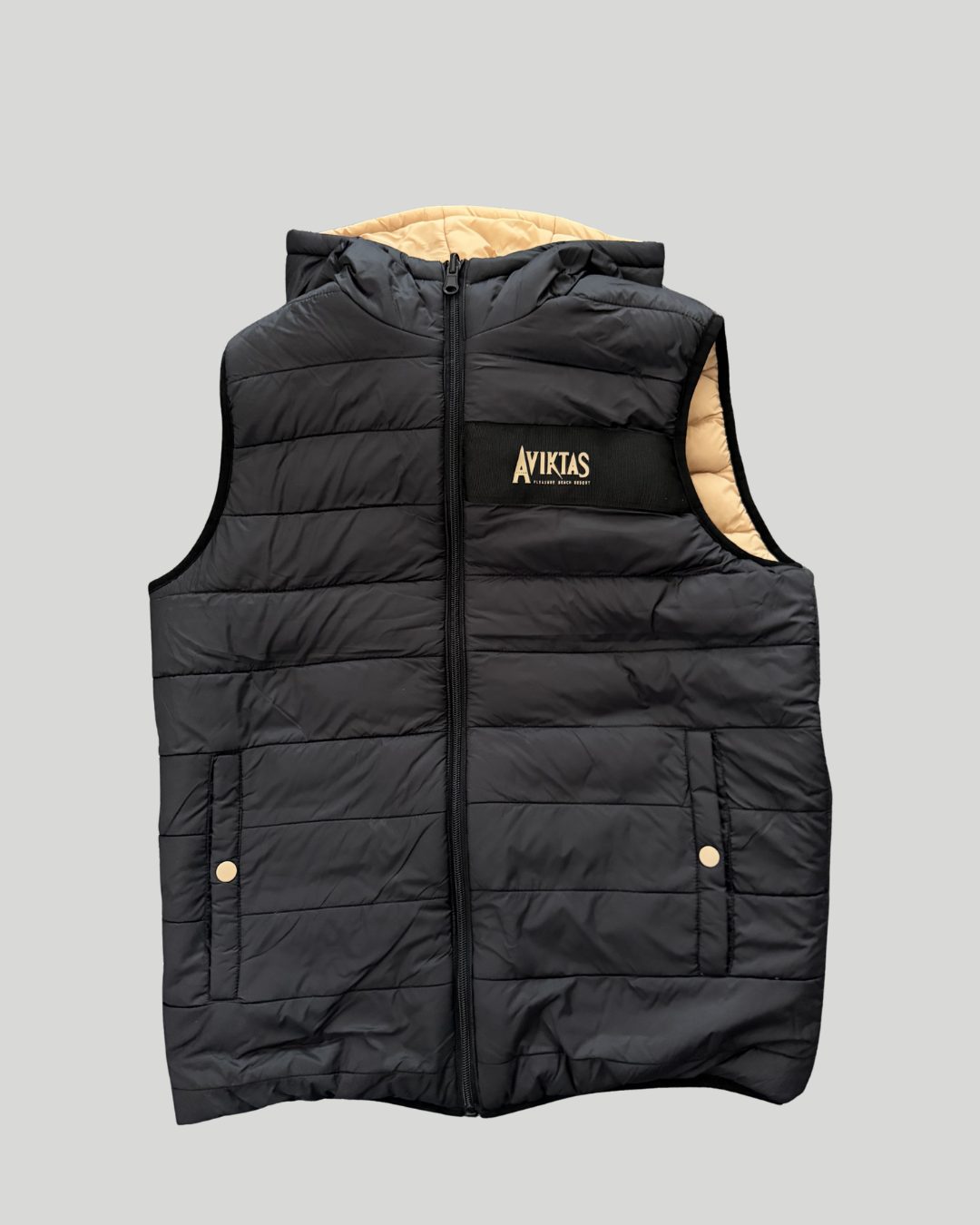 Aviktas Reversible Black Front
