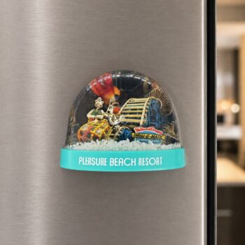 Wallace & Gromit Snowglobe Magnet
